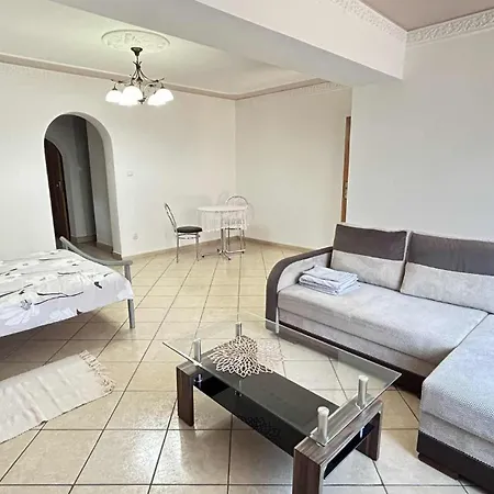 Ucherek Apartment *
